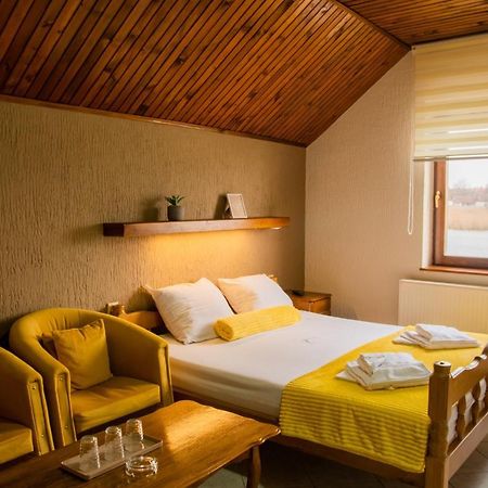 Guest House Vila Alexandar Palic Ngoại thất bức ảnh
