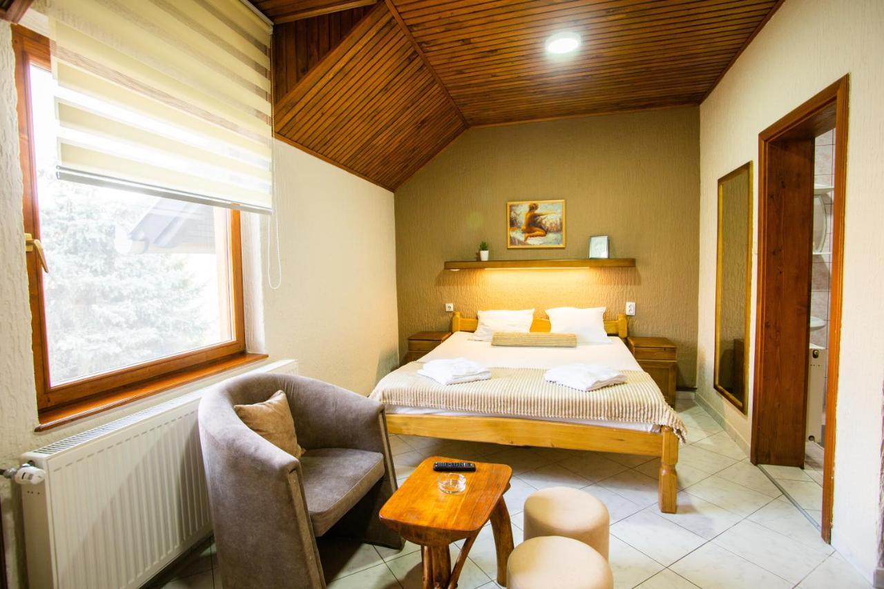 Guest House Vila Alexandar Palic Ngoại thất bức ảnh