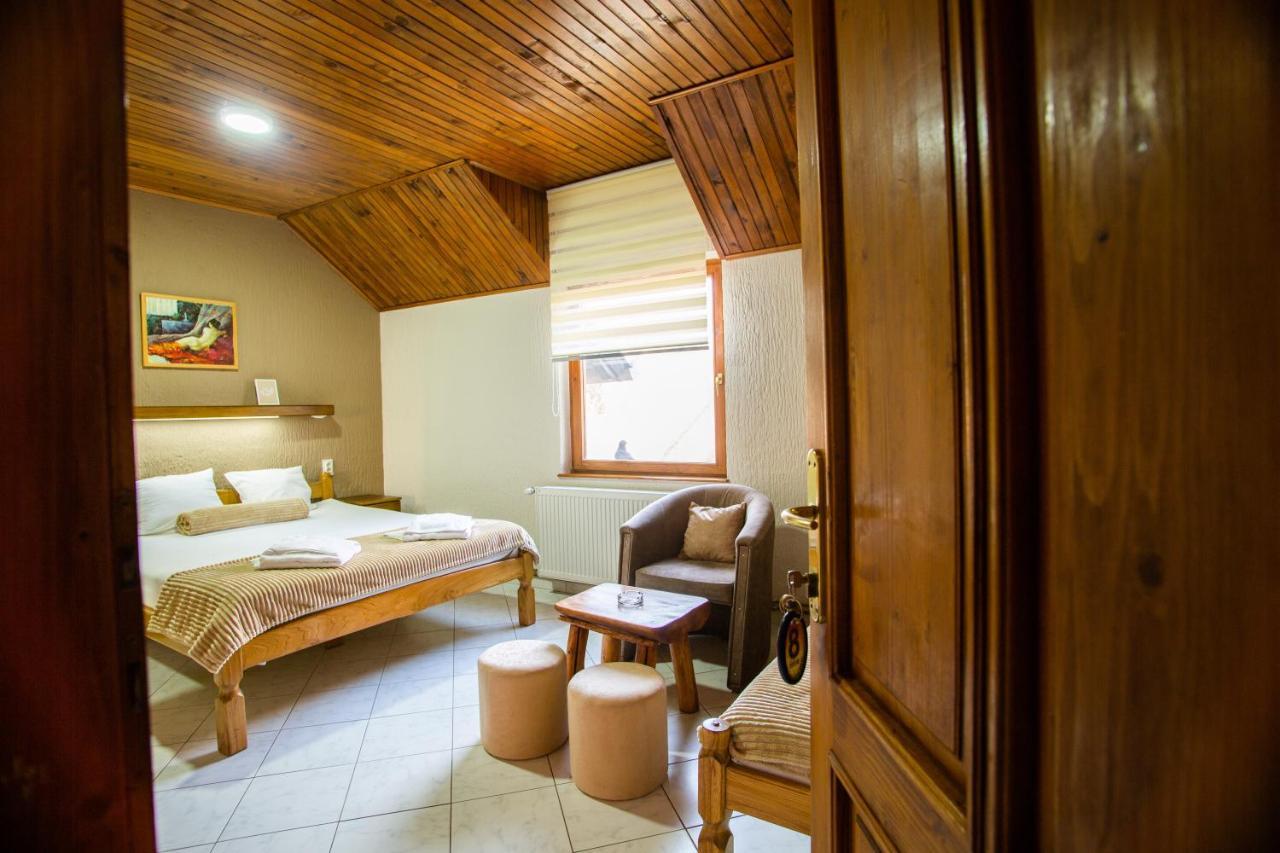 Guest House Vila Alexandar Palic Ngoại thất bức ảnh
