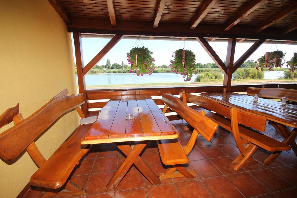 Guest House Vila Alexandar Palic Ngoại thất bức ảnh