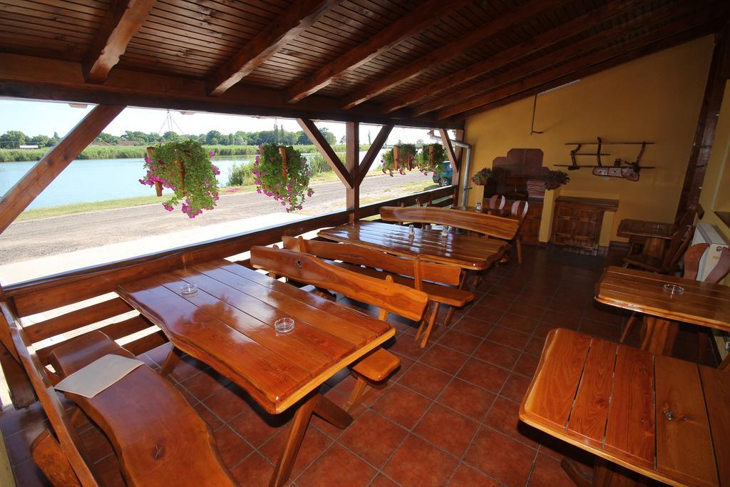 Guest House Vila Alexandar Palic Ngoại thất bức ảnh