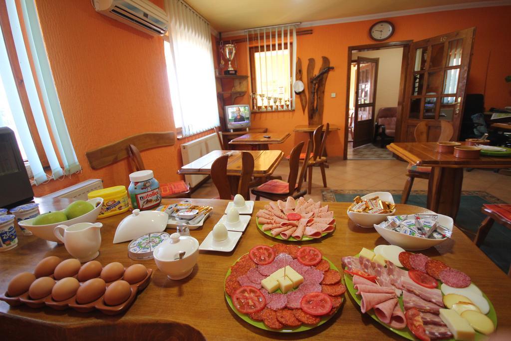 Guest House Vila Alexandar Palic Ngoại thất bức ảnh