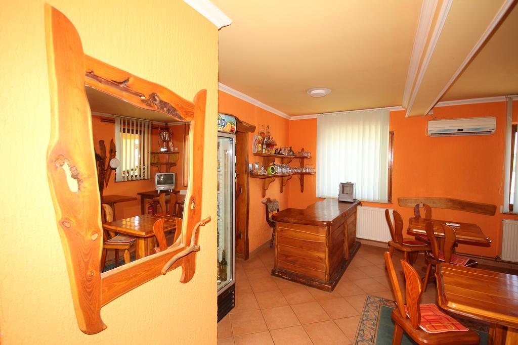 Guest House Vila Alexandar Palic Ngoại thất bức ảnh
