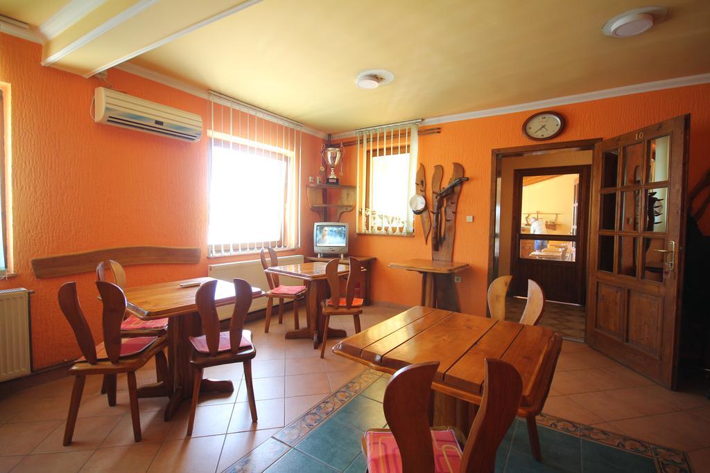 Guest House Vila Alexandar Palic Ngoại thất bức ảnh